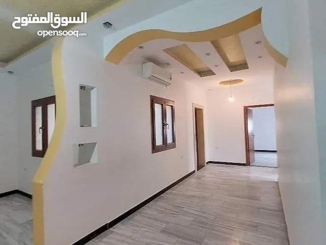 200 m2 4 Bedrooms Villa for Rent in Tripoli Al-Bivio