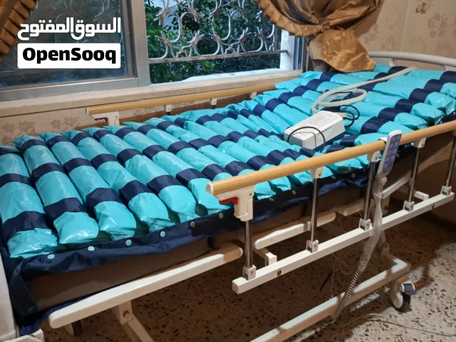 تخت طبي الماني ثقيل لللبيع