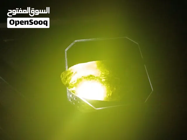 حجر كريم نافد للضوء