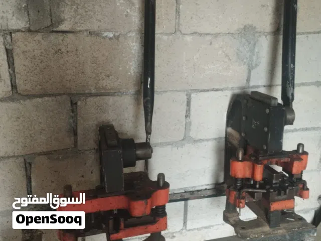 مقص خشب ومكابس المنيوم