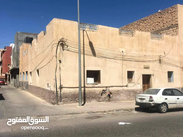 210 m2 5 Bedrooms Townhouse for Sale in Tripoli Abu Saleem