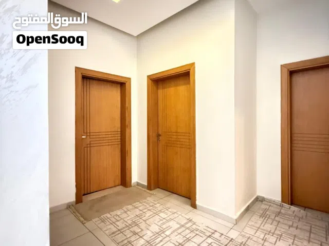 300 m2 3 Bedrooms Apartments for Rent in Tripoli Al-Nofliyen