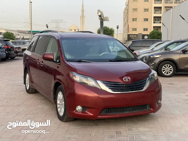 Sienna 2013 XLE full option with sunroof