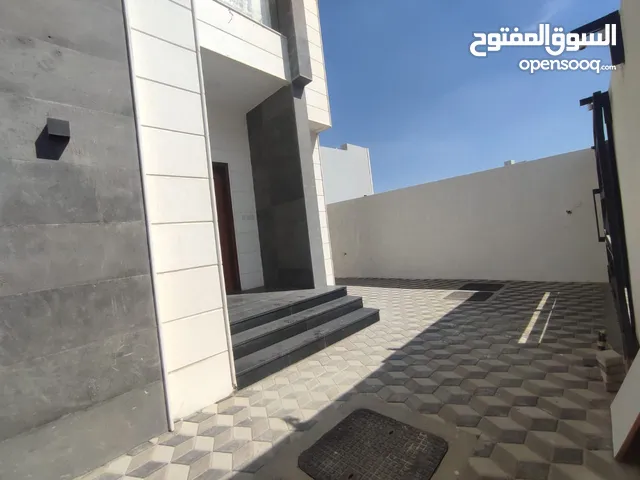 فيلا مميزة 5 غرف نوم ماستر للبيع في منطقة الزاهية -  A distinctive villa with 5 master bedrooms