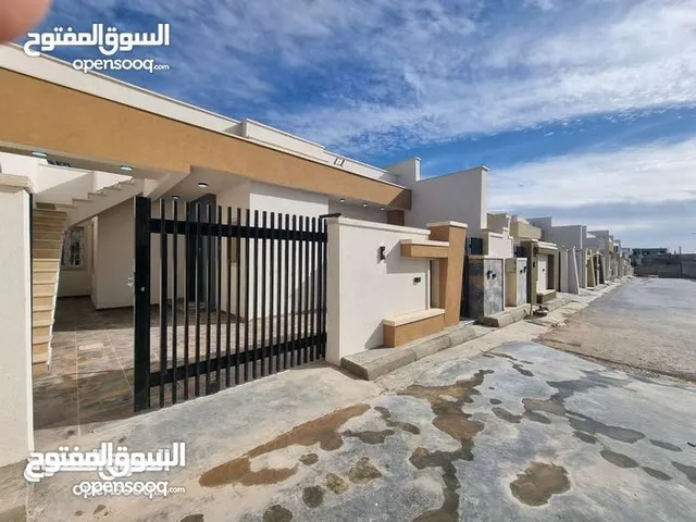 165 m2 4 Bedrooms Townhouse for Sale in Tripoli Ain Zara