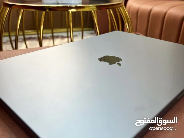 MacBook Pro 16" 2023