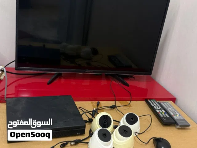 كاميرات مراقبة مع الشاشة وجهاز التسجيل