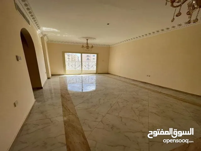 1350 ft 3 Bedrooms Apartments for Rent in Ajman Al- Jurf