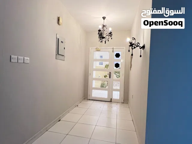300 m2 4 Bedrooms Apartments for Rent in Muscat Amerat