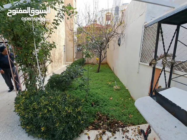 360m2 5 Bedrooms Apartments for Sale in Amman Um Uthaiena