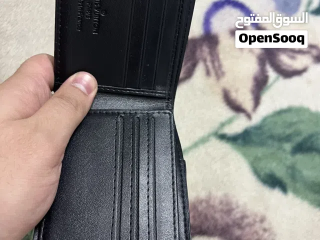 محفظة لويس فيتون (Louis Vuitton) رجالية فخمة مع بوكس وبحالة ممتازة!