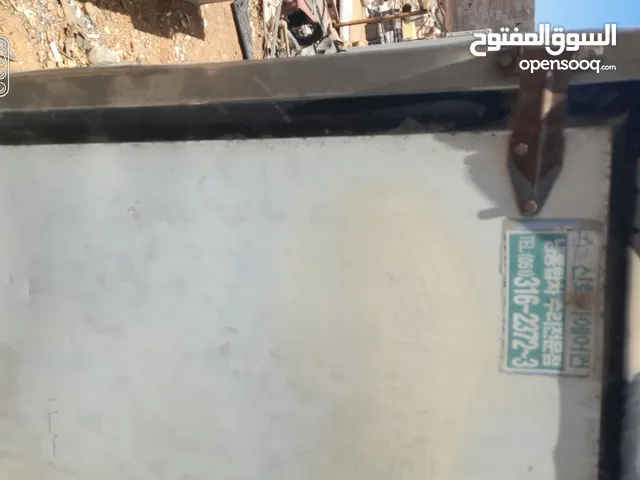 ثلاجة وحافظة المواد الغذائسة3000