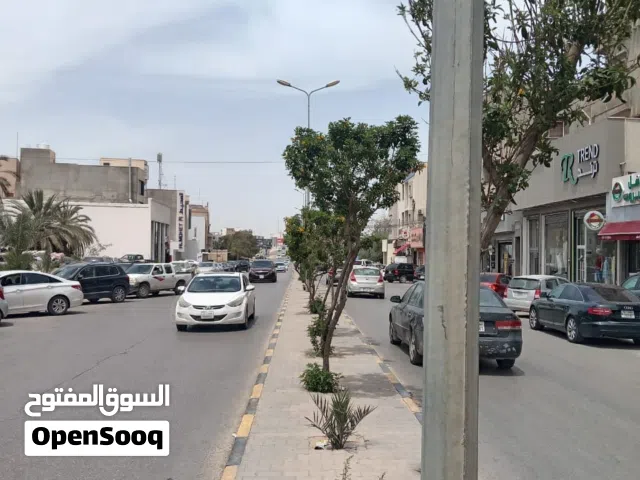 عقار تجاري خدمي للبيع في زناتة الجديدة