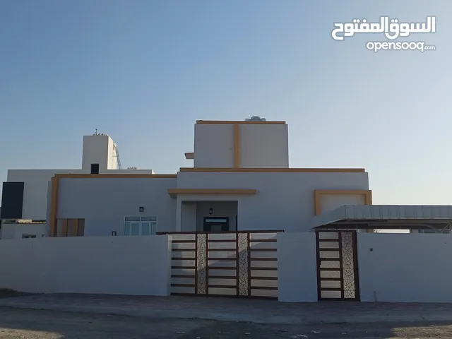 فرصة لا تتكرر منزل من طابق واحد و عدد 6 غرف في حي عاصم