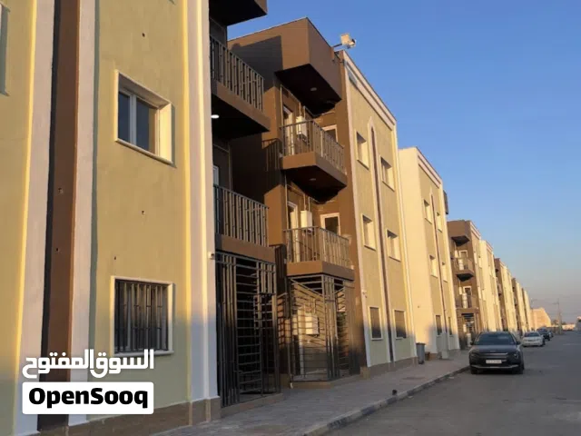 شقه ارضيه للبيع في مجمع الزيتون