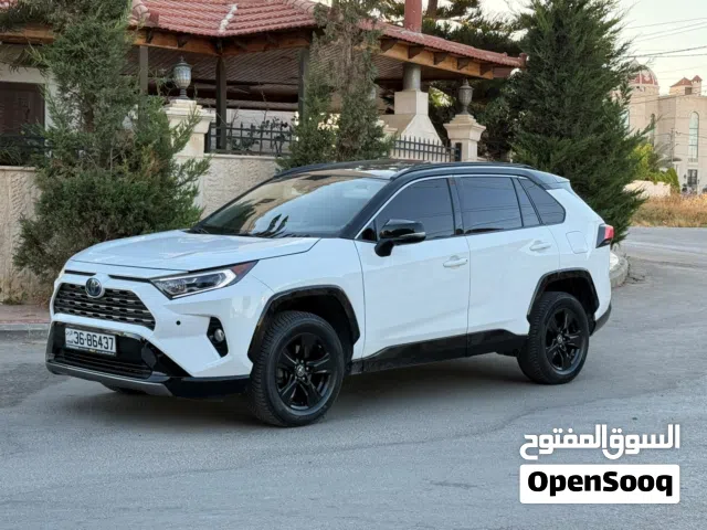 2024 تويوتا كامري LE