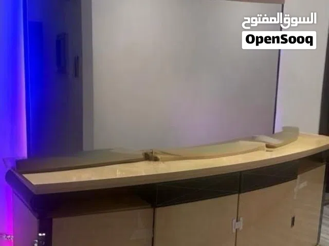 طقم سفرة وبوفيه (بحالة جيدة) ومكتبة تلفزيون