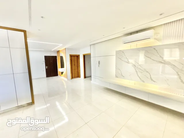 193 m2 3 Bedrooms Apartments for Sale in Ramallah and Al-Bireh Al Tira