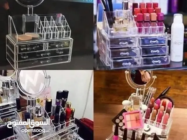 *توفر من جديد * منظم المكياج الأكريليك الفاخر * *رتّبي مكياجكِ بأناقة وسهولة مع منظم المكيا