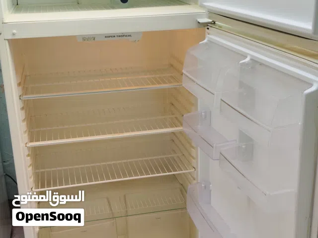 نبيع ثلاجه ونسا 24 قدم بحاله جيده حجم كبير بحاله جيده معا التوصل التشغيل والكفاله تبريد وتجميد قوي