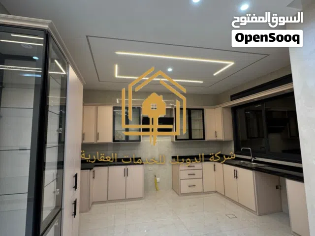 شقة فاخرة / لم تسكن / 3نوم / 195م / مطلة / موقع مميز / شفا بدران