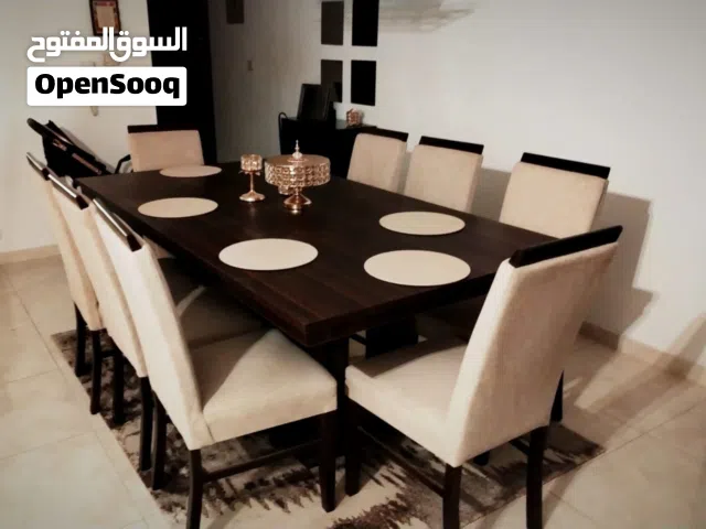 سفرة  فاخرة 8 مقاعد  جديدة بالكامل  خشب ثقيل للبيع بسبب السفر