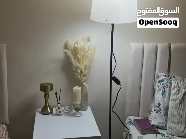 اضاءه جميله جدا للغرفه