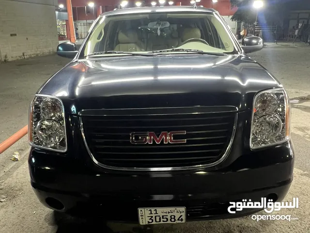 Used GMC Suburban in Farwaniya