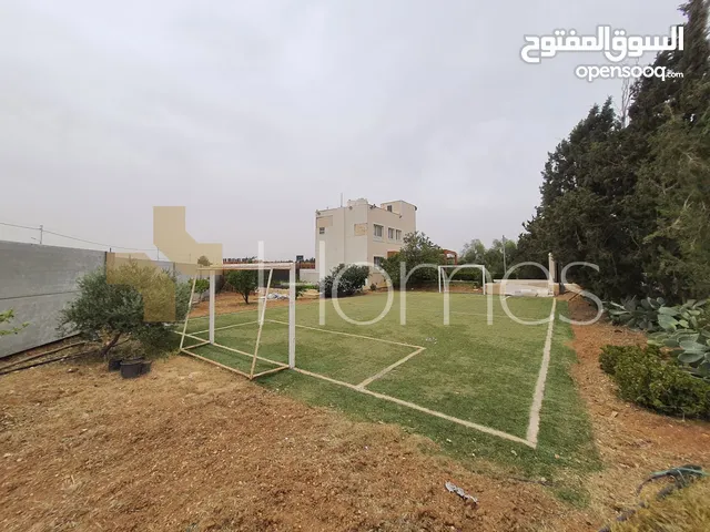 ارض للبيع باطلالة عالية بطريق المطار، بمساحة الارض 5,400م
