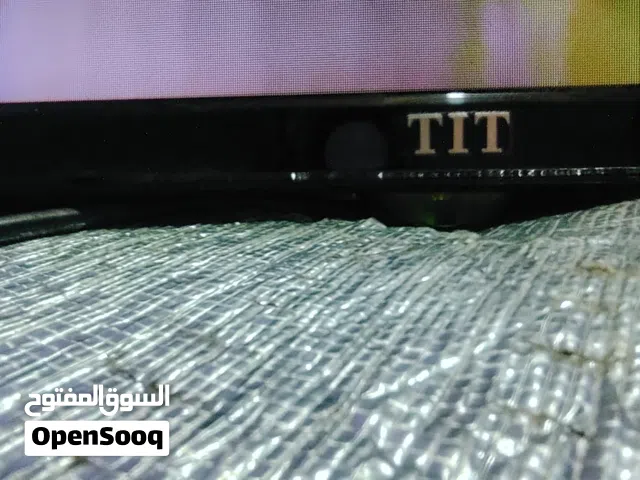 شاشه TiT السعوديه مقاس 48بوصه موصفات الجوده السعوديه استخدام نظيف جدا مع الضمان مع حامل جداري و