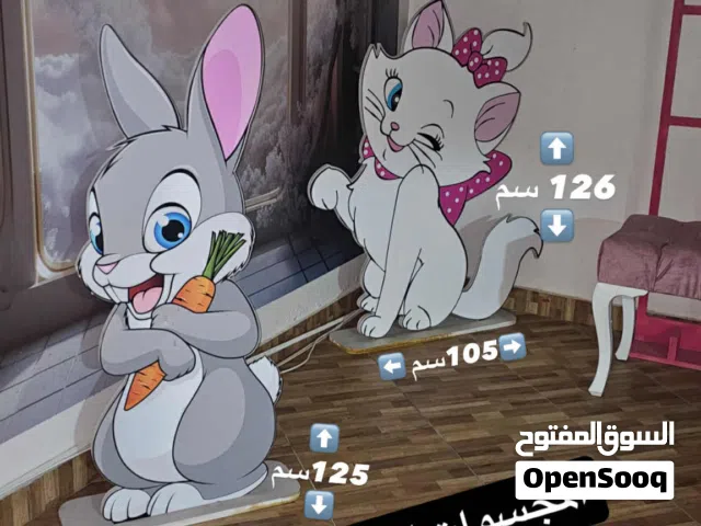 طاولات ضيافة ومجسمات وخلفيات للبيع