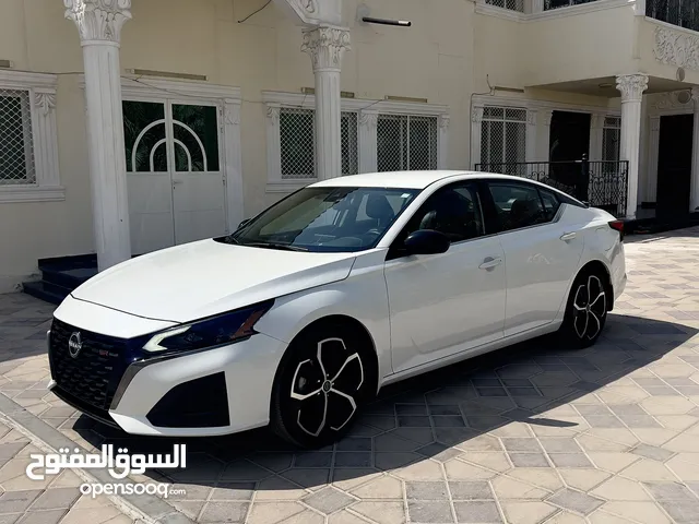 التيما SR موديل 2023 اوراق جمارك اربقات الوكاله مفحوصه ادنوك الممشى 44 الف كيلو