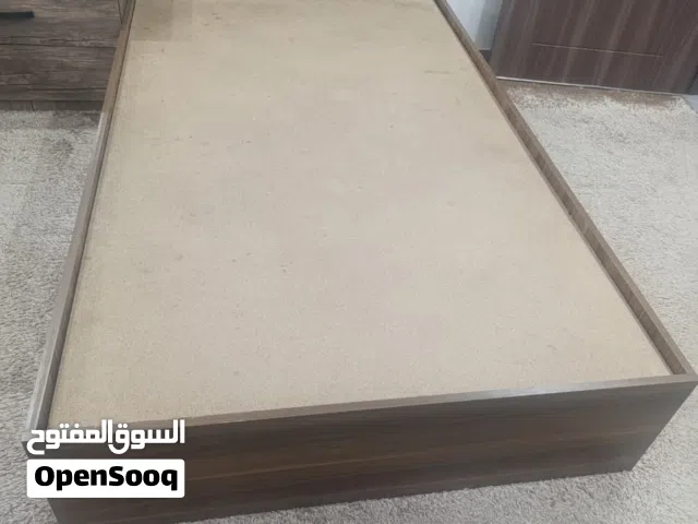 أثاث منزلي سرير لوح وسرير طبي وطاولة