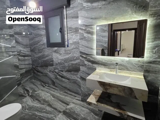 355 m2 5 Bedrooms Villa for Sale in Tripoli Al-Serraj