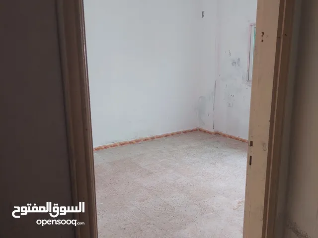 65 m2 2 Bedrooms Apartments for Sale in Zarqa Al Autostrad
