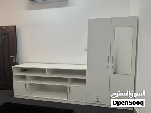 سرير جديد تفصيل مع فراش كنج سايز كبت و طاولة كذلك تفصيل pdf وزغير مستخدم