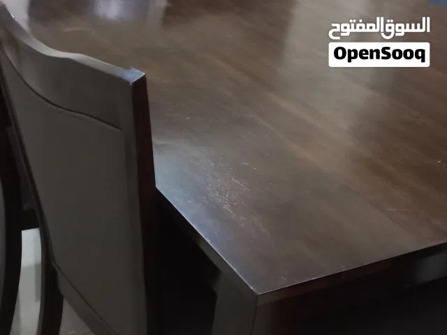 طاولة طعام 8 أشخاص (مربع) قابل للتفاوض