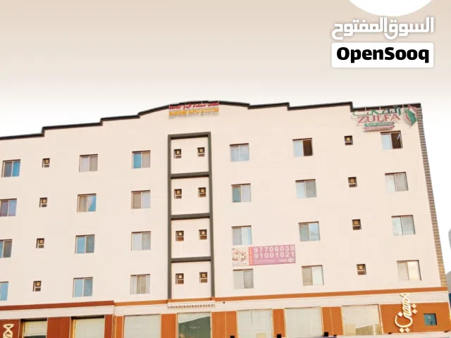 للايجار محلات بموقع ممتاز في المعبيلة 8 بالقرب من مدينه السلطان هيثم