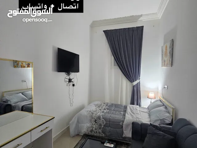 للإيجار استوديو مفروش vip في منطقة الخالدية قرب مشفى توام و جامعة الإمارات