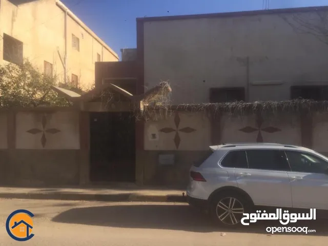 240 m2 3 Bedrooms Villa for Sale in Tripoli Kashlaf