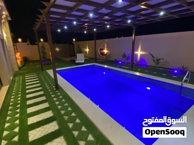 شاليه الزيتون تجربة راقية لشخصين بأجواء هادئة رومنسية وتأثيث فندقي فاخر في قلب بركاء