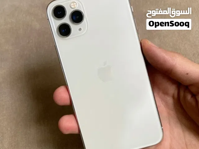 آيفون 11 برو فاخر من الآخر ما بتحصله فل سوق لونه ابيض وياه كور اسود سيلكون