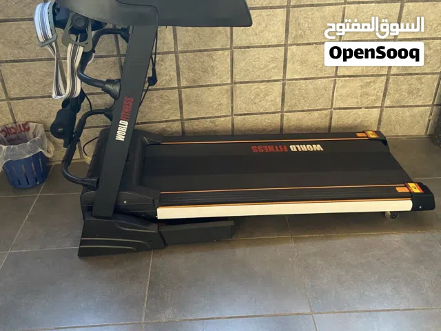 جهاز ركض لرياضي عدة سرعات و عدة استعمالة سرعة لحصانين ونصف + اقشاط و مطور لاذاب الدهون وكثير من اليض