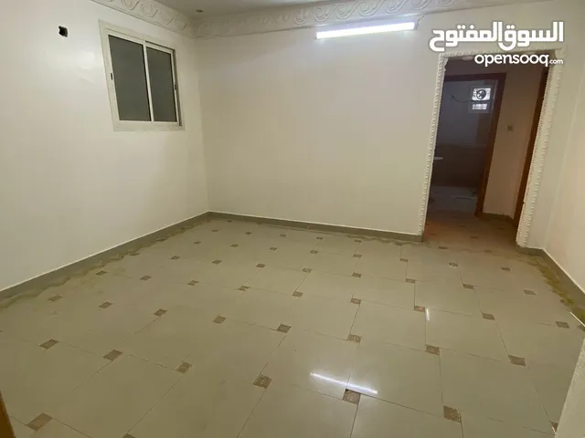 159 m2 4 Bedrooms Apartments for Rent in Al Riyadh Al Khaleej