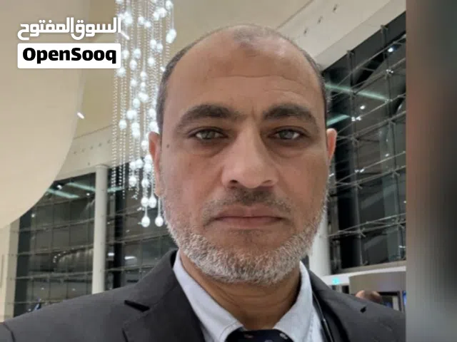 معلم لغة عربية خبرة اعداد ممتاز للثاني عشر اونلاين أو مباشر أسعار في المتناول لأربع أشخاص فما فوب