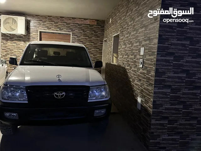 Toyota Land Cruiser GXR in Tripoli