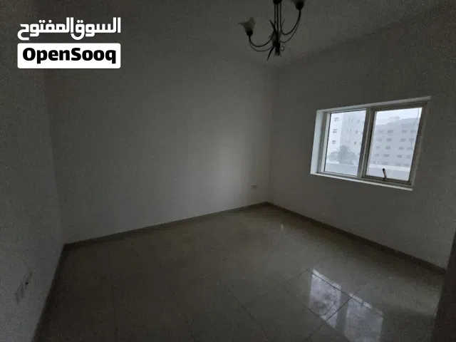 غرفة وصالة بالمجرة بسعر مغري جدا بلكون خزائن بالحائط تكييف مركزي مساحة مناسبة موقع حيوي