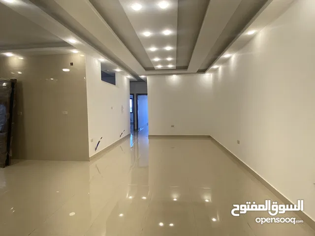 شقق جديدة مطلة في البيادر للبيع من المالك