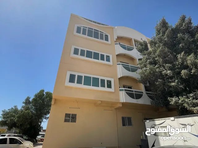 فرصة ذهبية لا تُعوض للاستثمار في قلب عجمان – مبنى سكني تجاري G+3 في المويهات 2 أمام مول المدينة مباش