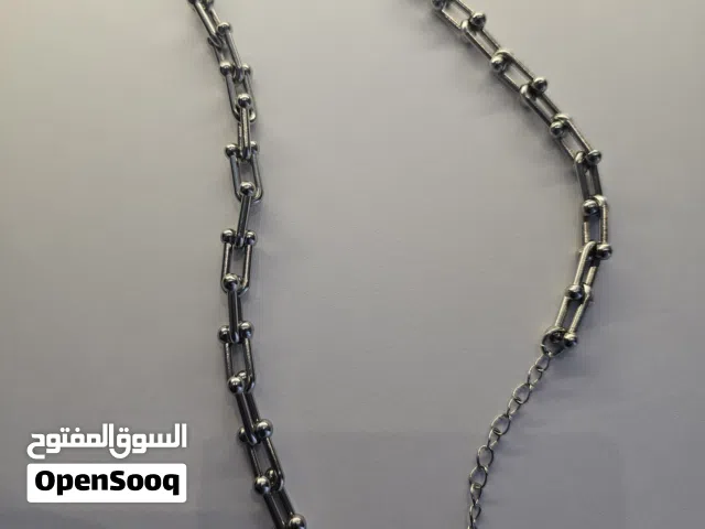 Its anice silver heavy chain i didn't use it its just i bought it excepting smaller than that
